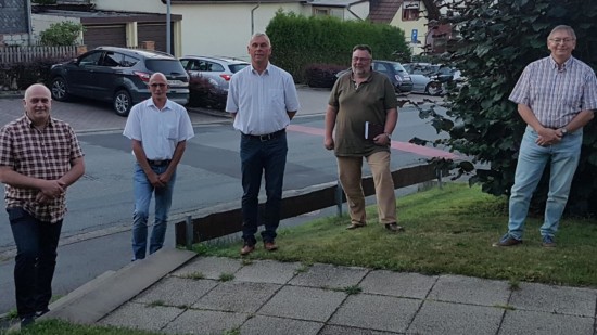 Auf dem Foto von links nach rechts:  Carsten Georg, Vorsitzender, Helge Gruß, stellv. Vorsitzender, Frank Kellner, Ralph Böhm, 2. stellv. Bürgermeister und Ullrich Bräuning, stellv. Vorsitzender